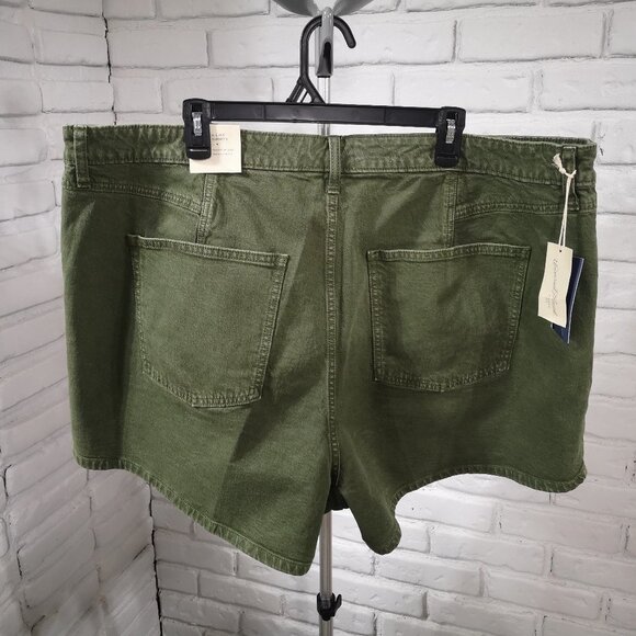 NWT Universal Thread Ladies Size 22W High Rise A-line Midi Green Jean Shorts - Picture 2 of 16